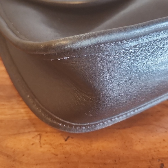 Vintage Coach. Crossbody excellent condition. - Picture 8 of 13